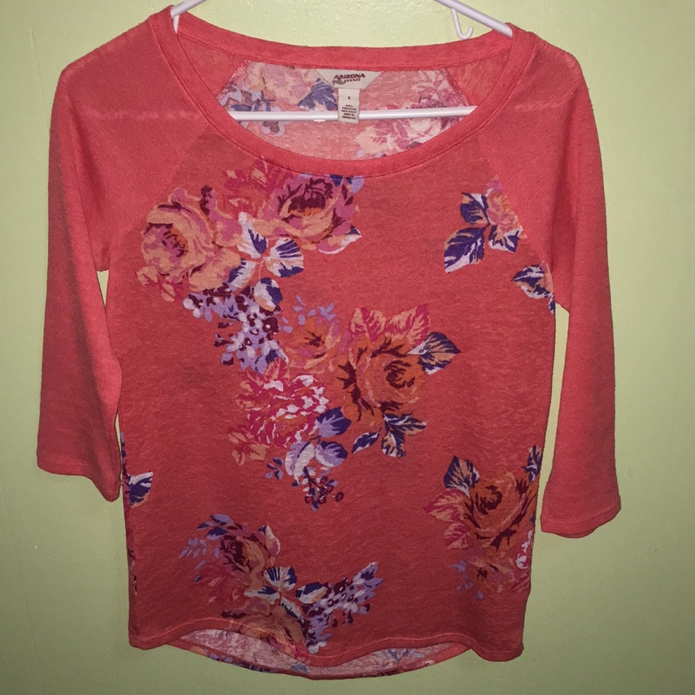 Floral long-sleeve Top!